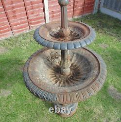 (#941) old cast iron garden water fountain (Pick up only)