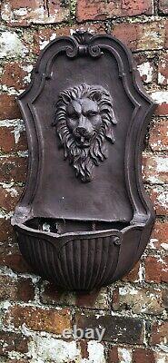 Brand New Unused Garden Wall Water Feature Fountain Lions Head