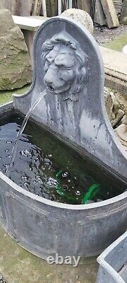 LEAD WATER FOUNTAIN DEPICTING LIONS HEAD self serving (delivery available)