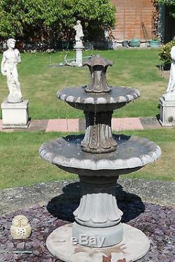 Fontaine D'eau Extérieure En Pierre Avec Pompe Solaire Ornamente