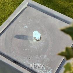Fontaine d'eau de jardin en cube en pierre grise avec éclairage LED, câble de 10m, 43cm, Prix de vente recommandé de £239.