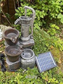 Fontaine de jardin en baril d'eau alimentée par énergie solaire avec 2 lumières LED