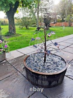 Fontaine de jardin en cuivre fait main avec support en fût de chêne - Caractéristique aquatique extérieure Fontaine de jardin en cuivre fait main avec support en fût de chêne - Caractéristique aquatique extérieure