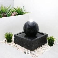 Fontaine de jardin extérieur à énergie solaire en forme de boule noire avec éclairage