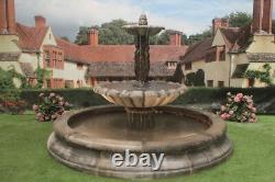 Fontaine des 3 Grâces dans un jardin d'eau en pierre de taille moyenne à Cambridge