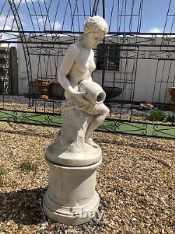 Grande Cruche D’eau Femelle Girl Garden Statue Caractéristique De L’eau Avec Bec De Fontaine De Base