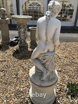 Grande Cruche D’eau Femelle Girl Garden Statue Caractéristique De L’eau Avec Bec De Fontaine De Base