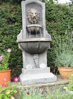 Grande Fonction Extérieure De Fontaine D’eau De Mur De Lion De Jardin En Pierre