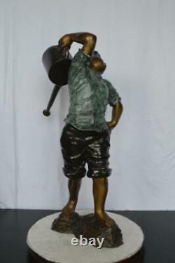 Jeune Garçon Tenant Un Arrosage Peut Bronze Fontaine Taille 25l X 17w X 41h
