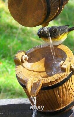 Primrose Solaire Souhaitant Fonction D’eau De Puits Pour Le Jardin Avec L’oiseau Nouvelle Boîte De Réception